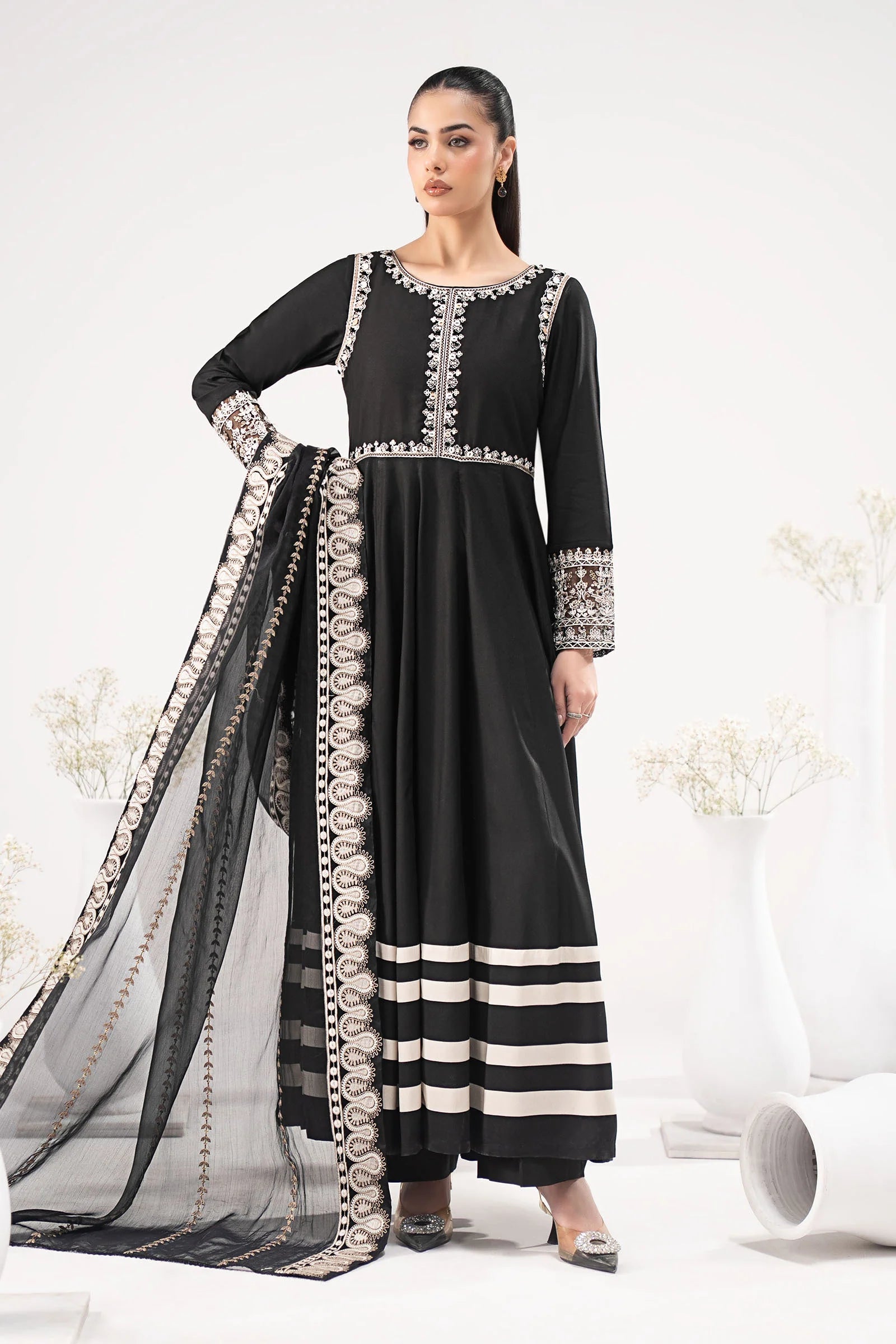 3 Piece Embroidered Lawn Suit